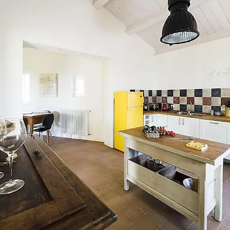Sleeps 6 Wifi Sampieri