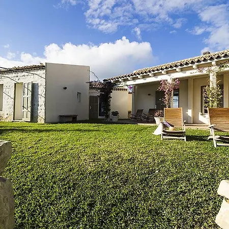 Sleeps 6 Wifi Villa Sampieri