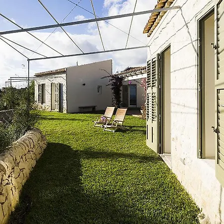 Villa Sleeps 6 Wifi Sampieri